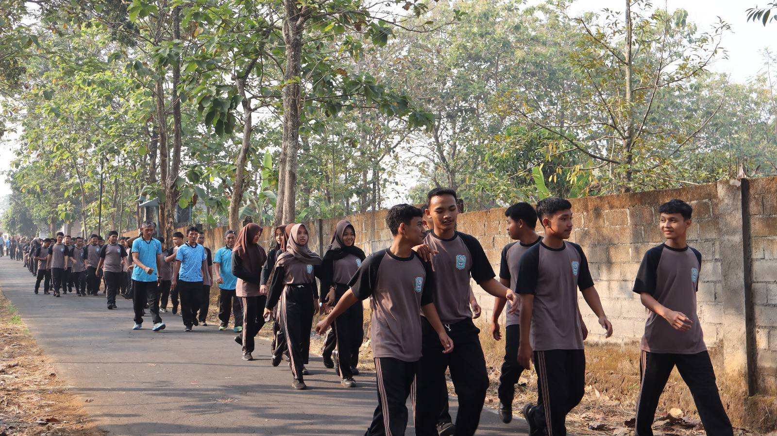 Jumat Sehat SMK Negeri Jumantono Berlangsung Meriah, Dilanjutkan Makan Bersama Program MBG